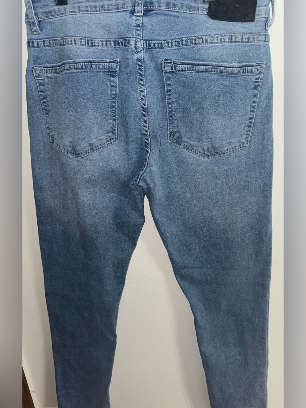 Kenneth Cole Skinny Jeans in Light Blue Wash - Picture 3 of 4